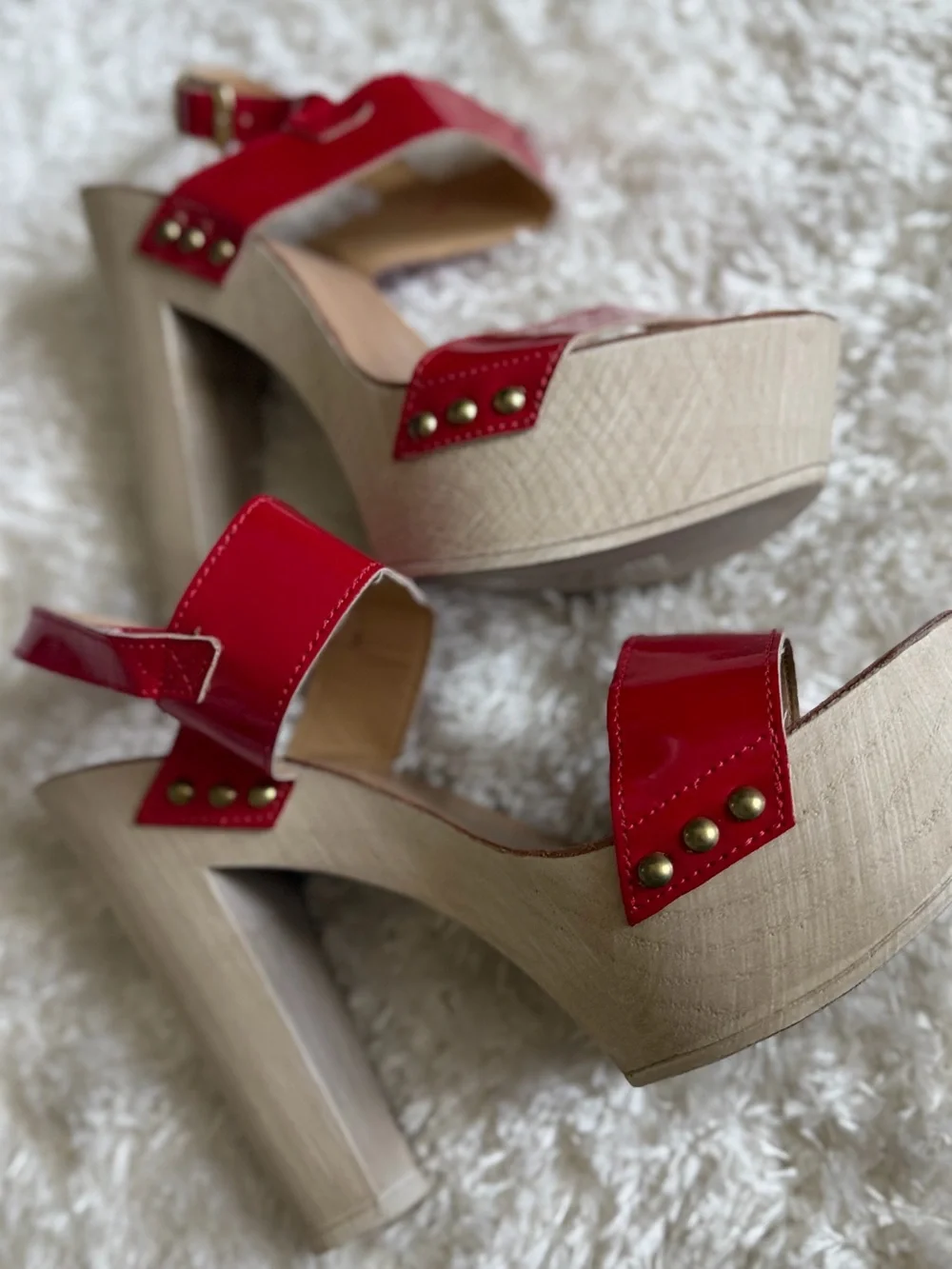 Vera Pelle Red Patent Platform Sandals with Wood-Effect Heel